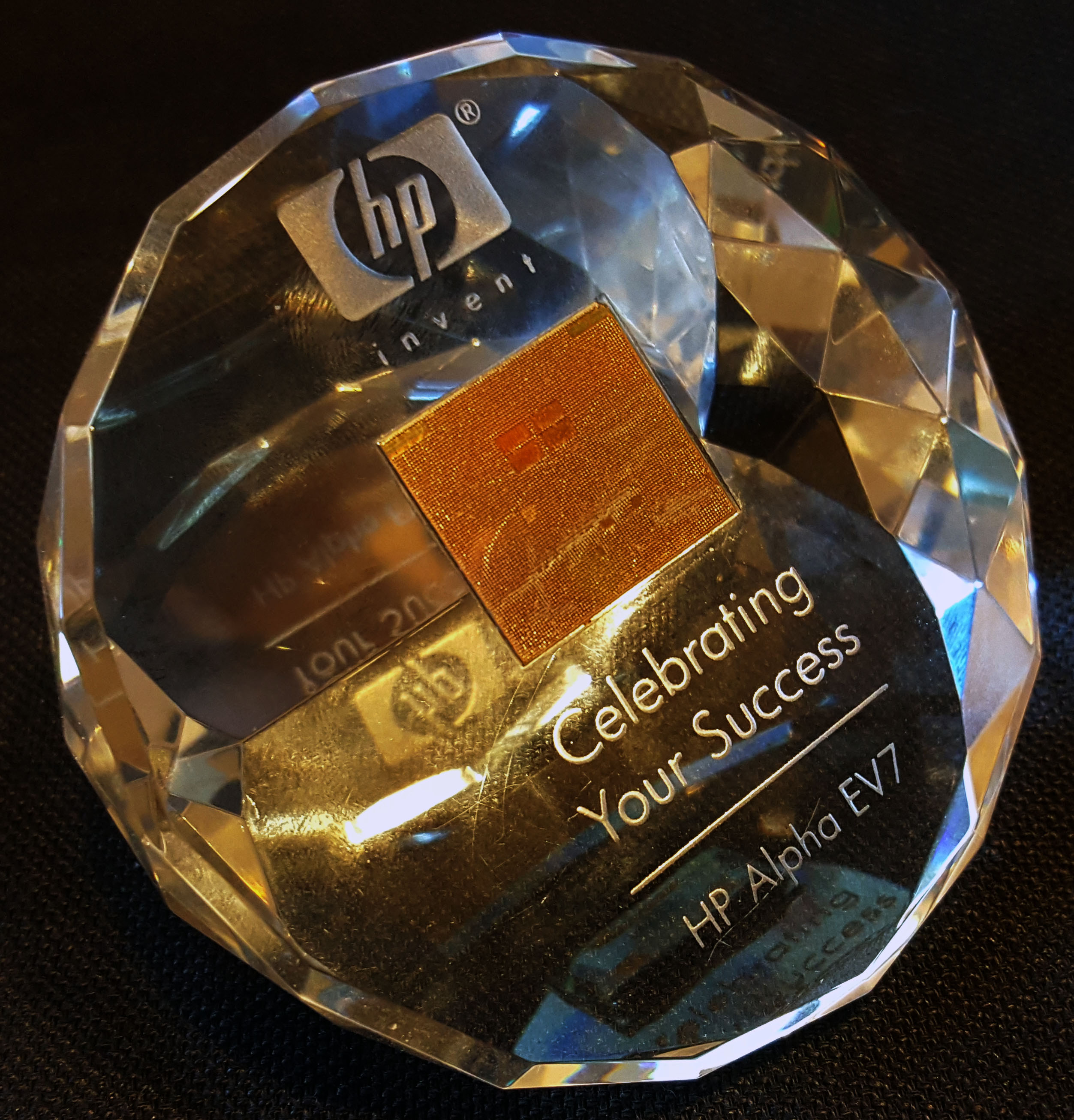 AlphaServer ES47 EV7 Chip Award: 2016 11 17 14.56.23
