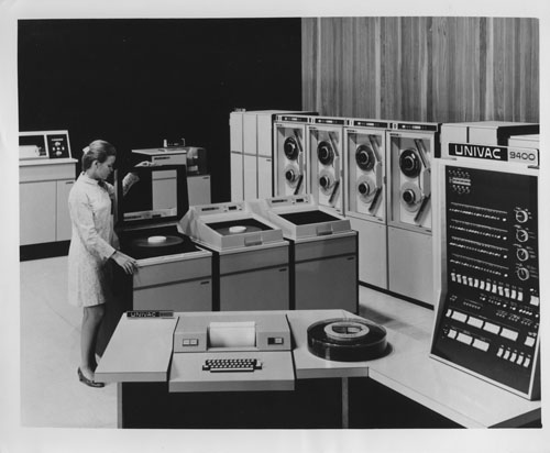 9000 Series: univac9400