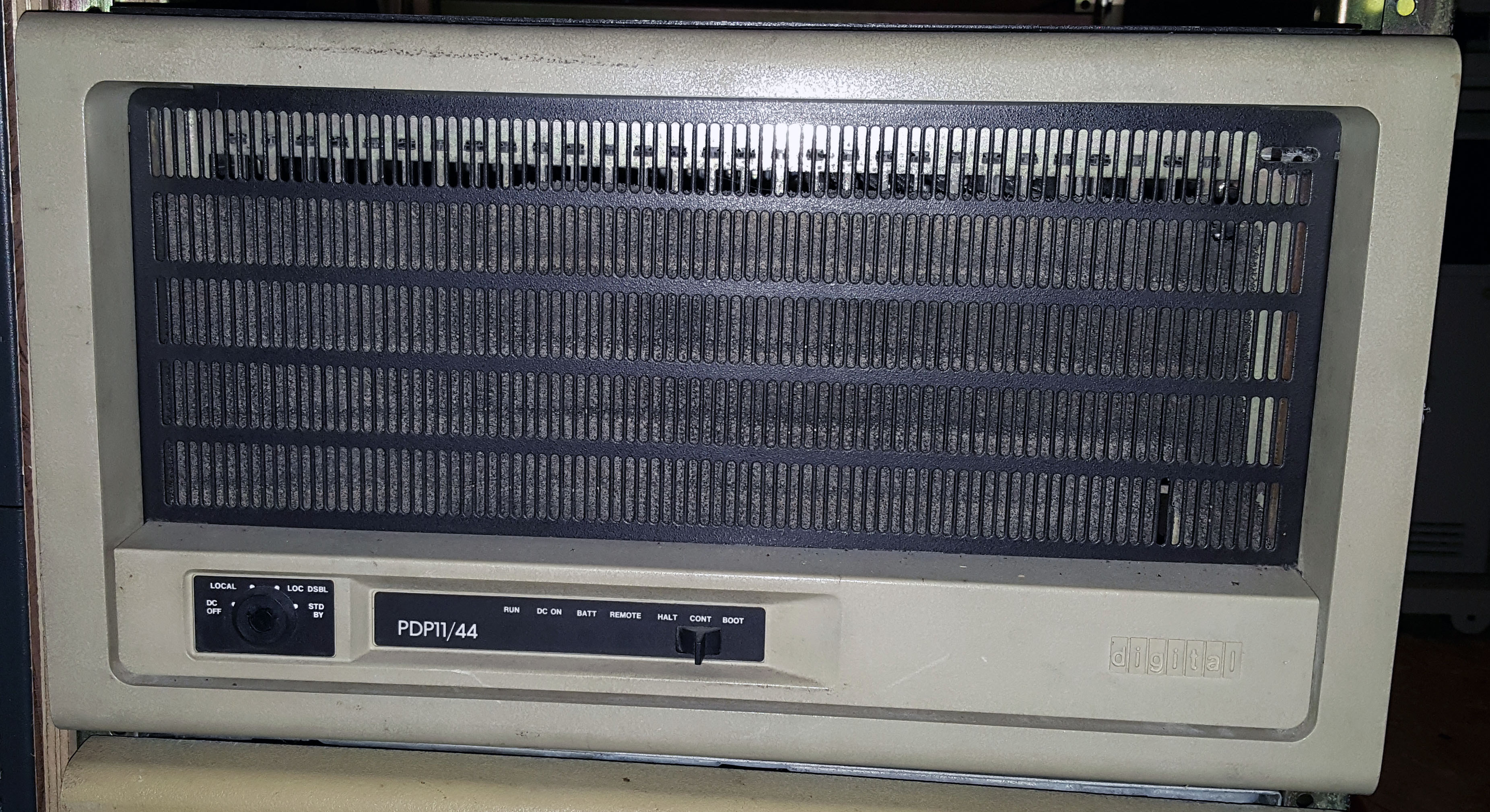 PDP-11/44: 2016 11 07 13.05.22