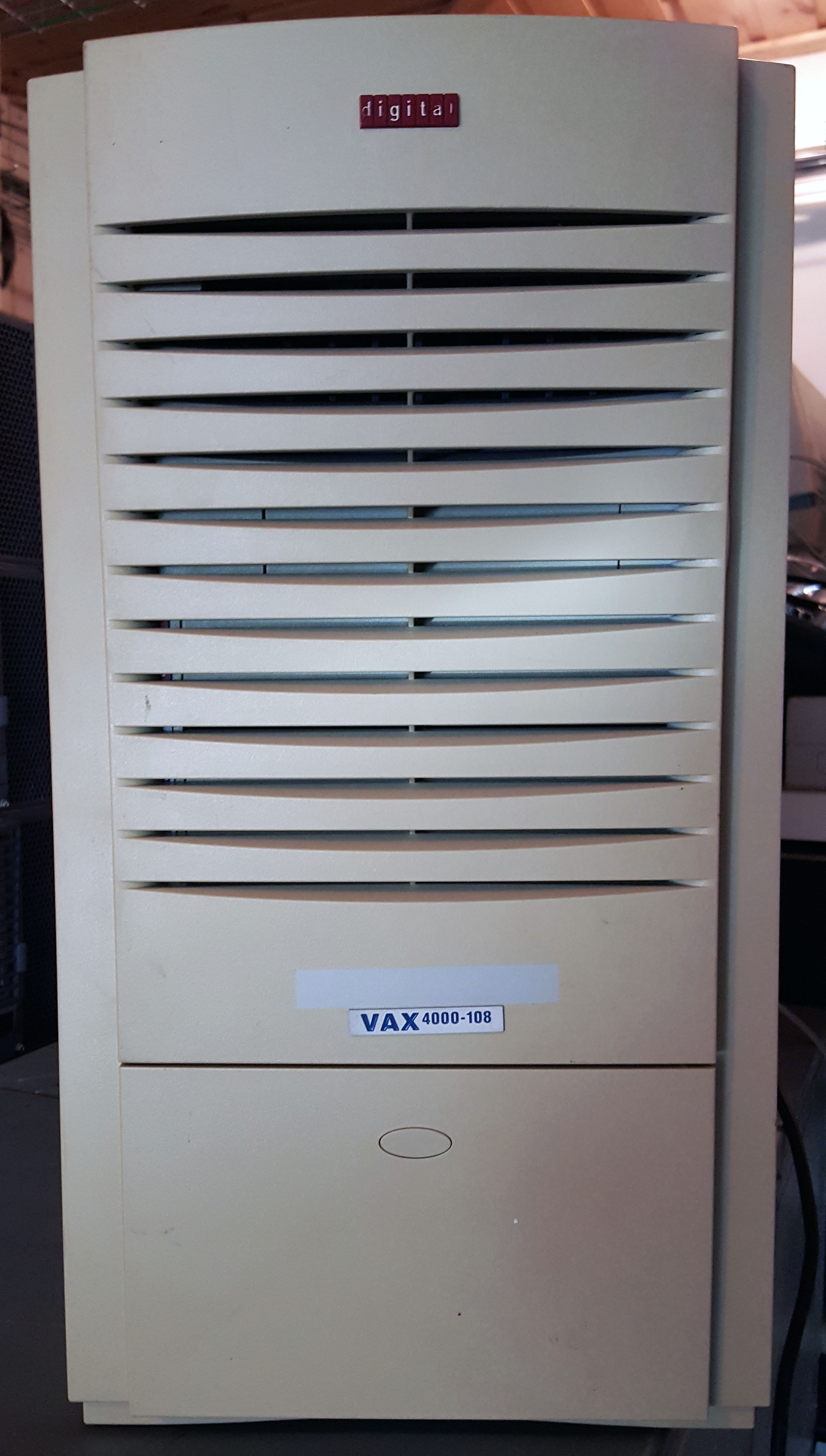 VAX 4000/108: 2016 11 18 12.53.06